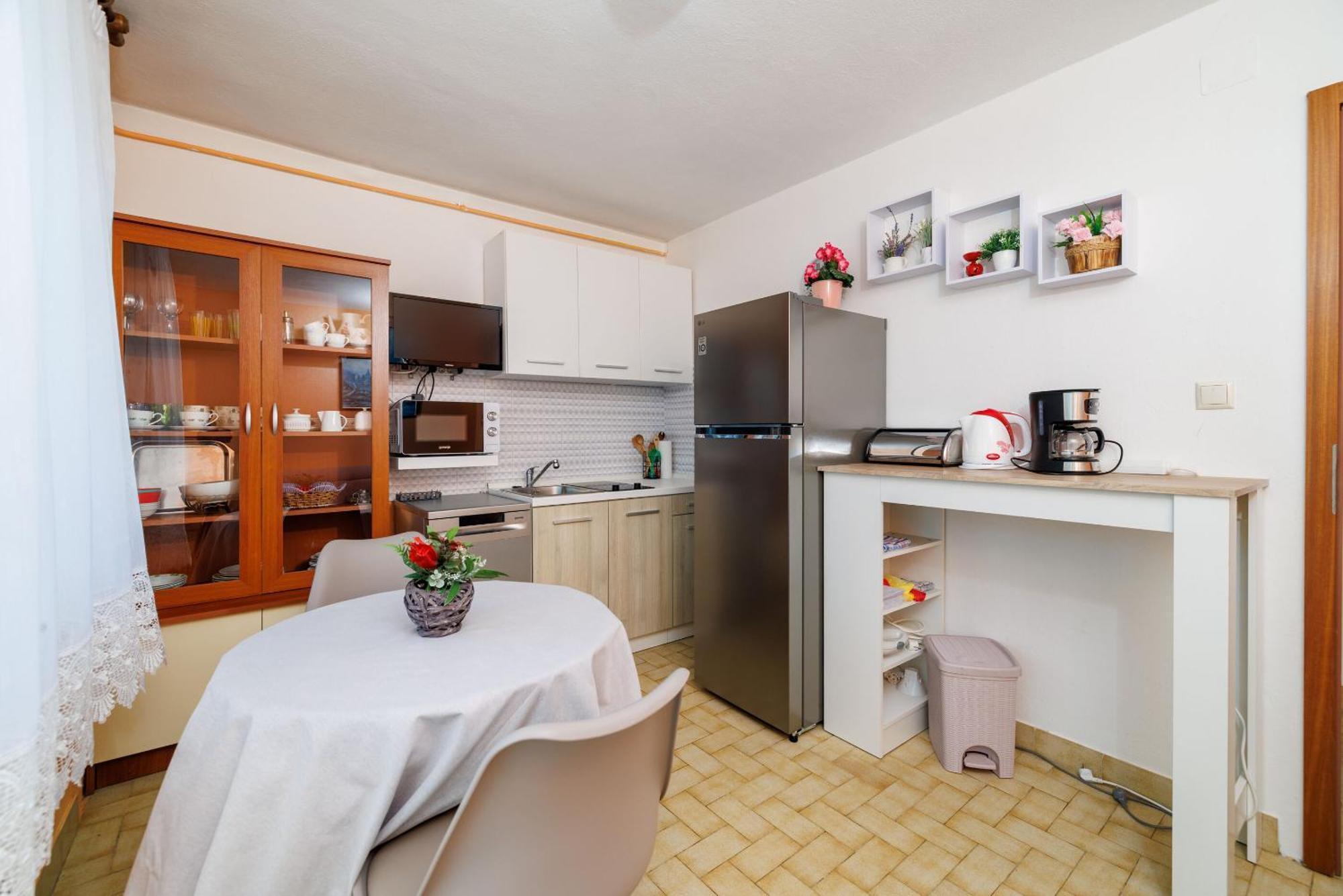 Apartments Melita Dramalj Eksteriør billede