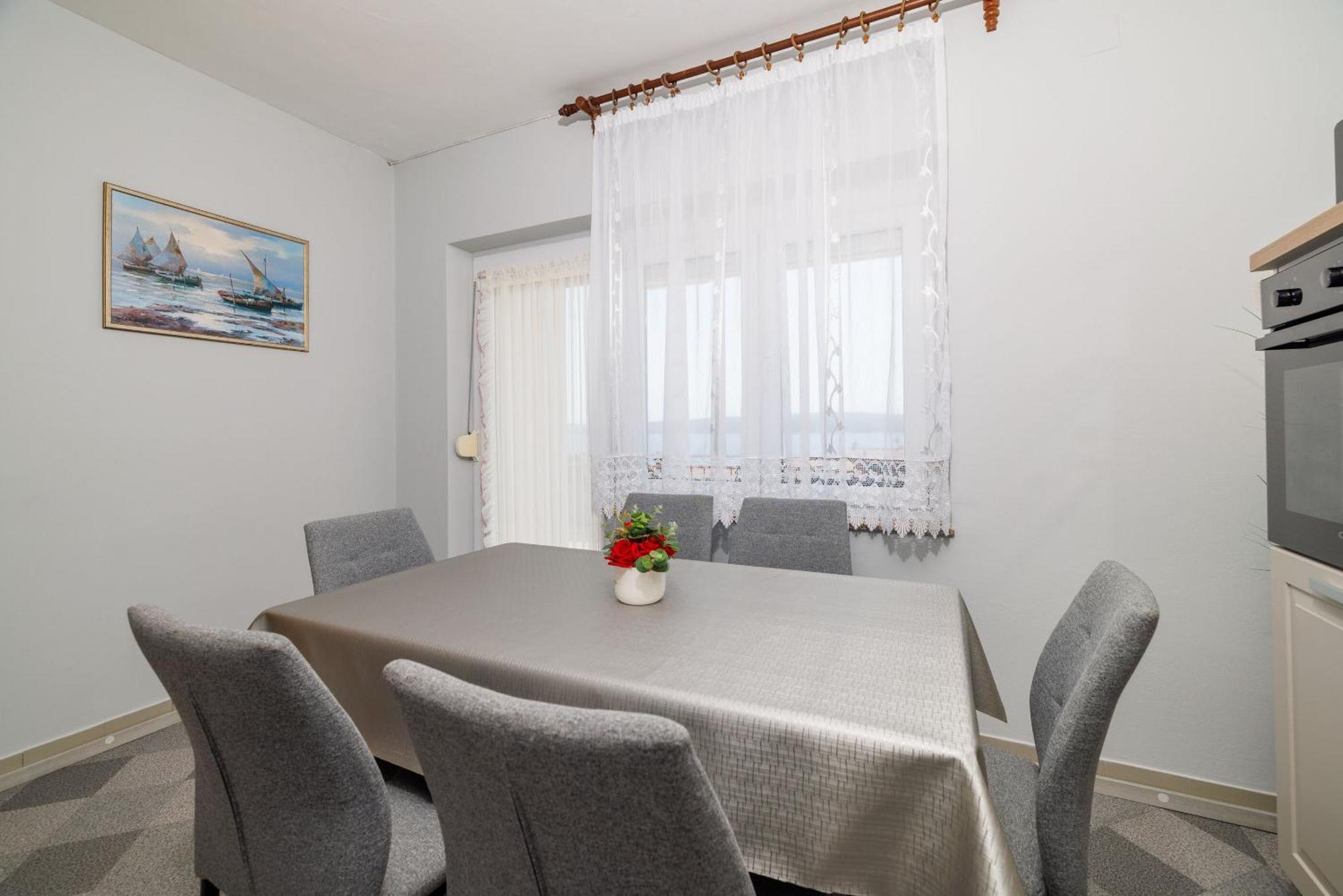 Apartments Melita Dramalj Eksteriør billede